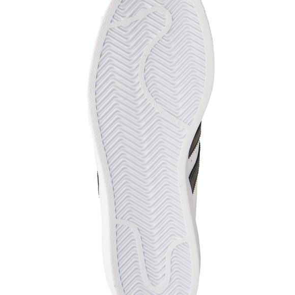 NEW Adidas Superstar Shell Toe Casual Sneaker - Picture 6 of 6